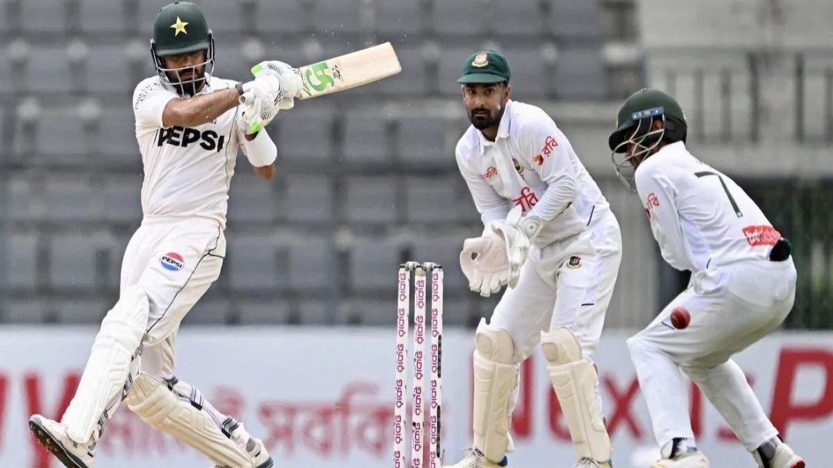 পাকিস্তানকে ২৩২ রানে অলআউট করে ব্যাটিংয়ে বাংলাদেশ