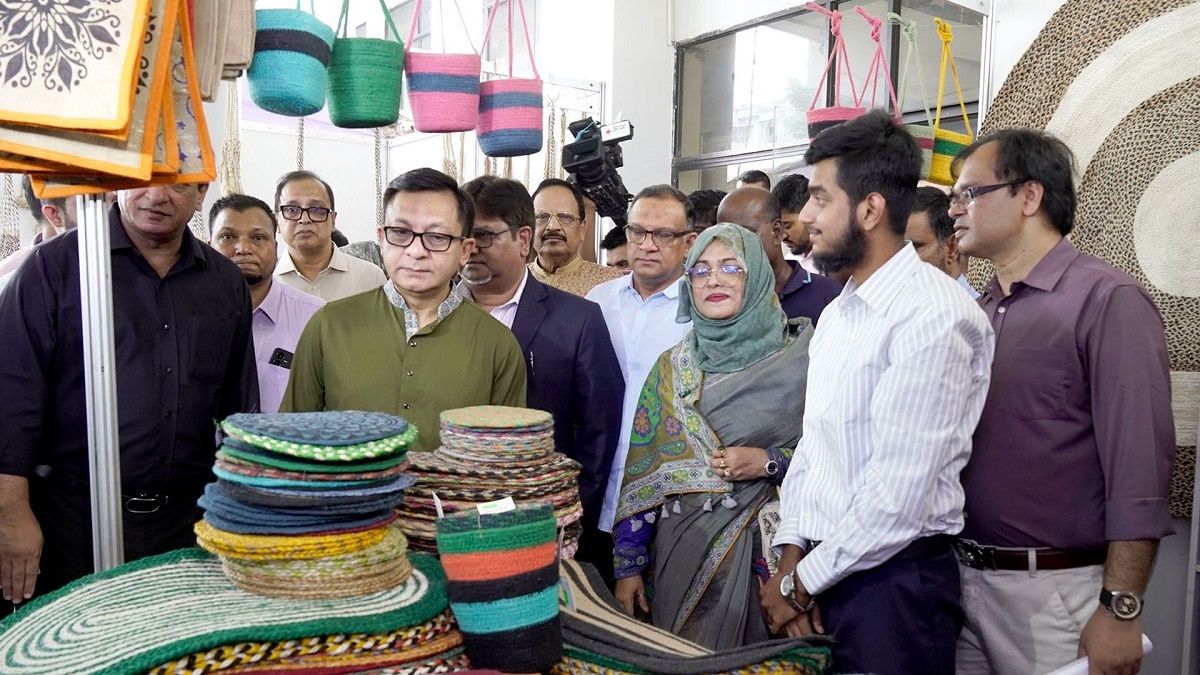 পাট খাতকে ৭ বিলিয়ন ডলারের শিল্পে উন্নীত করার লক্ষ্য সরকারের