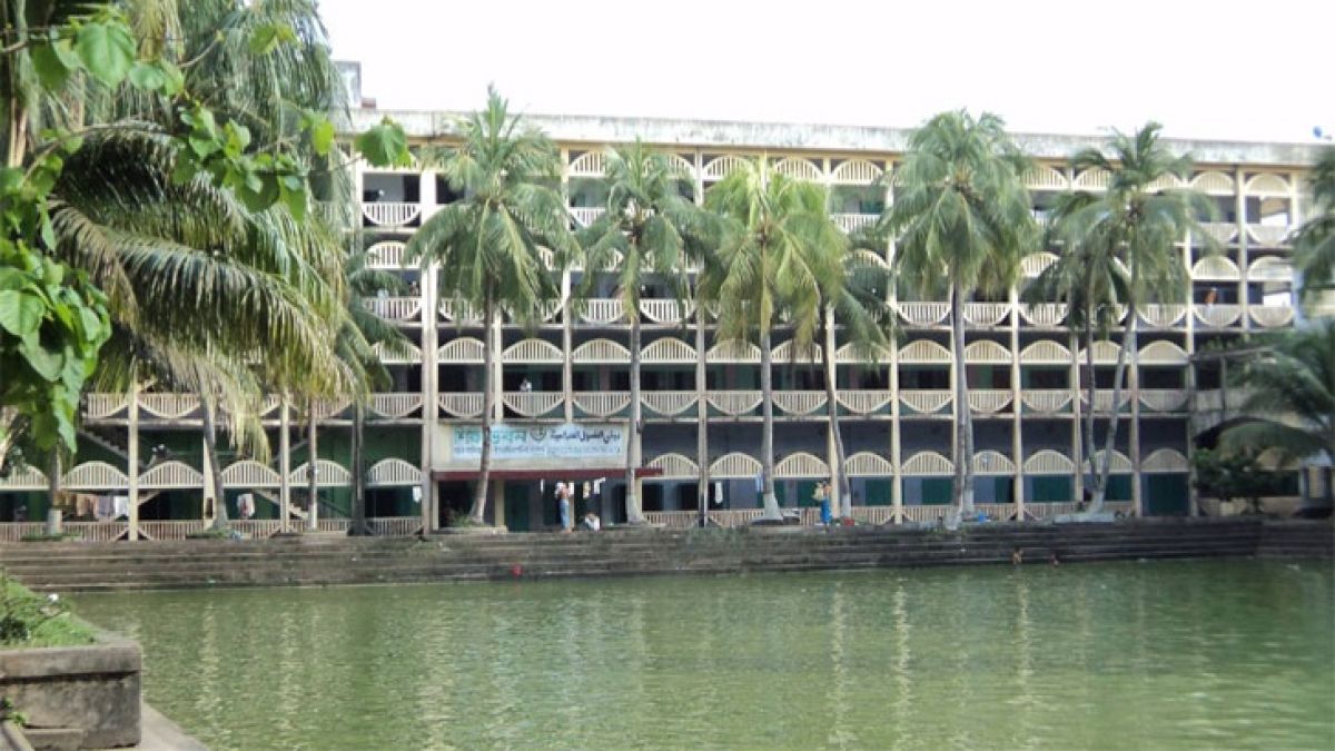সংকট, বিভক্তি ও নৈতিক পতনের প্রতিচ্ছবি