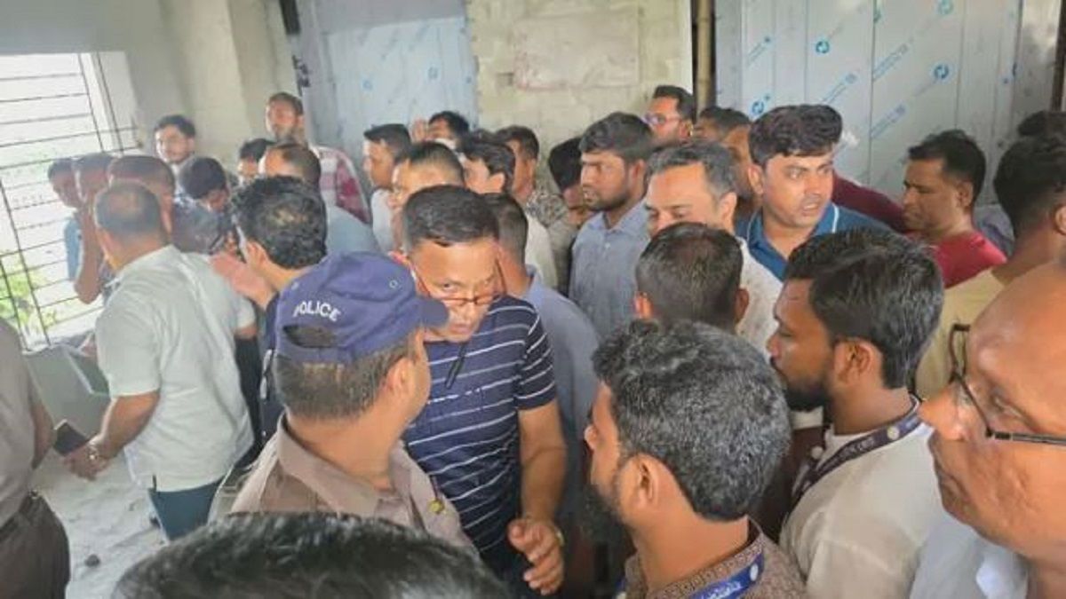 সুপ্রিম কোর্টের টয়লেট থেকে কর্মচারীর ঝুলন্ত মরদেহ উদ্ধার