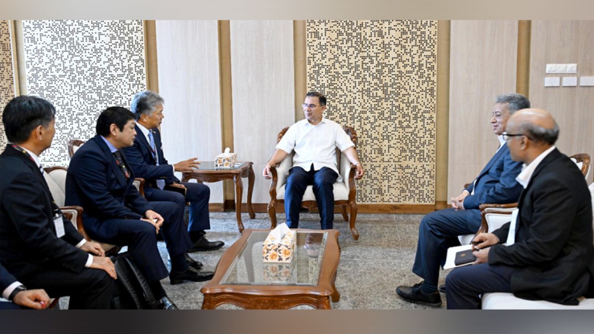 প্রধানমন্ত্রীর সঙ্গে জাপানের প্রতিনিধিদলের সাক্ষাৎ