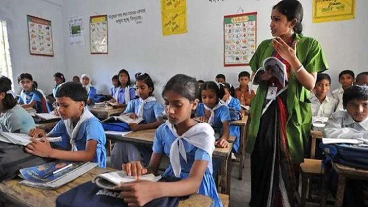 ১৬ দিনের বিরতি শেষে রোববার খুলছে স্কুল-কলেজ