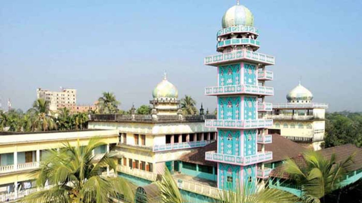 কেন এত পক্ষের বিরাগভাজন