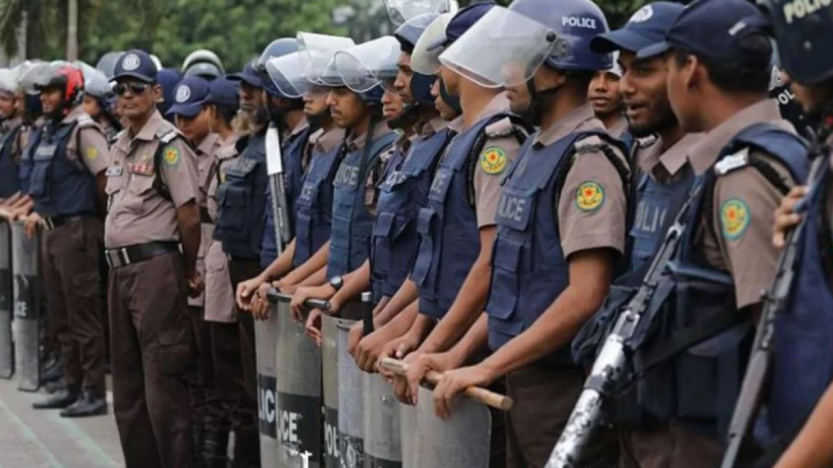 আবারও পরিবর্তন পুলিশের ইউনিফর্মে