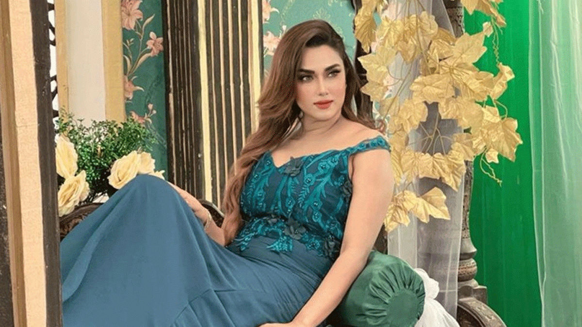 গ্রেপ্তার ব্যবসায়ীর সঙ্গে সম্পর্ক নিয়ে কী বললেন নায়িকা ববি