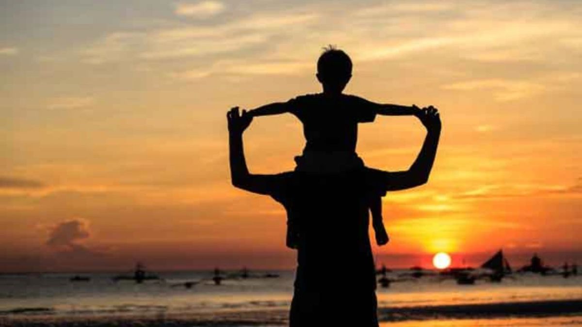 জীবিত ও মৃত বাবার প্রতি সন্তানের দায়িত্ব