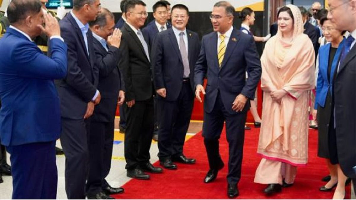 বেইজিংয়ে প্রধানমন্ত্রীকে গার্ড অব অনার ও লাল গালিচা সংবর্ধনা