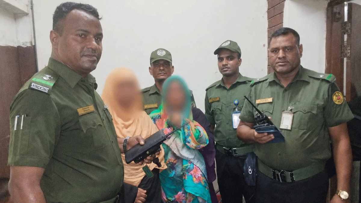 আনসার সদস্যদের তৎপরতায় সোহরাওয়ার্দী হাসপাতালে দুই নারী চোর আটক