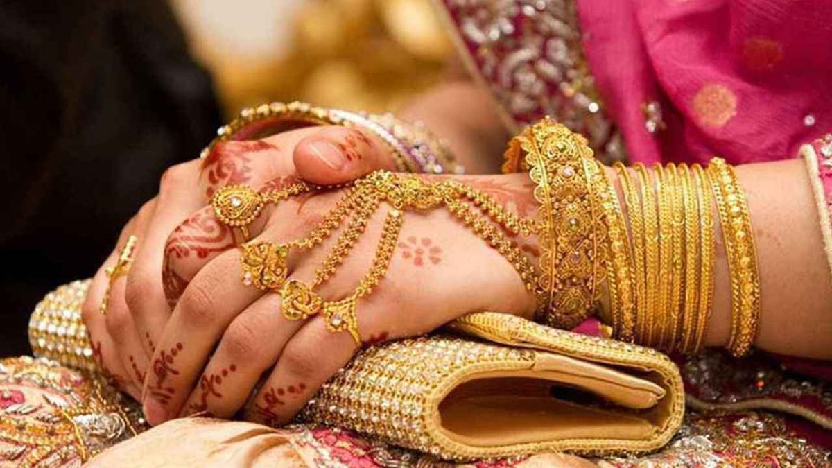 স্বর্ণের দামে ফের বড় পতন
