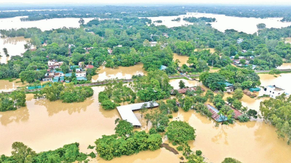 অর্থনৈতিক সংকটের ওপর বন্যার নতুন আঘাত