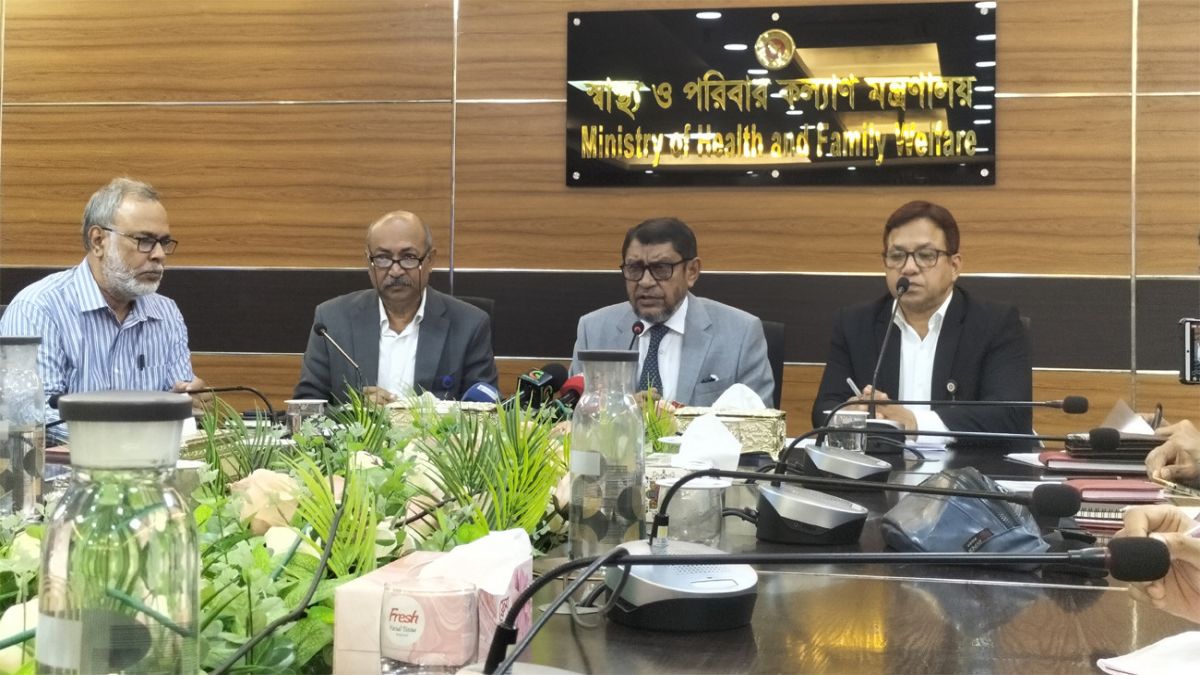 বন্যাকবলিত ১১ জেলায় স্বাস্থ্যকর্মীদের ছুটি বাতিল