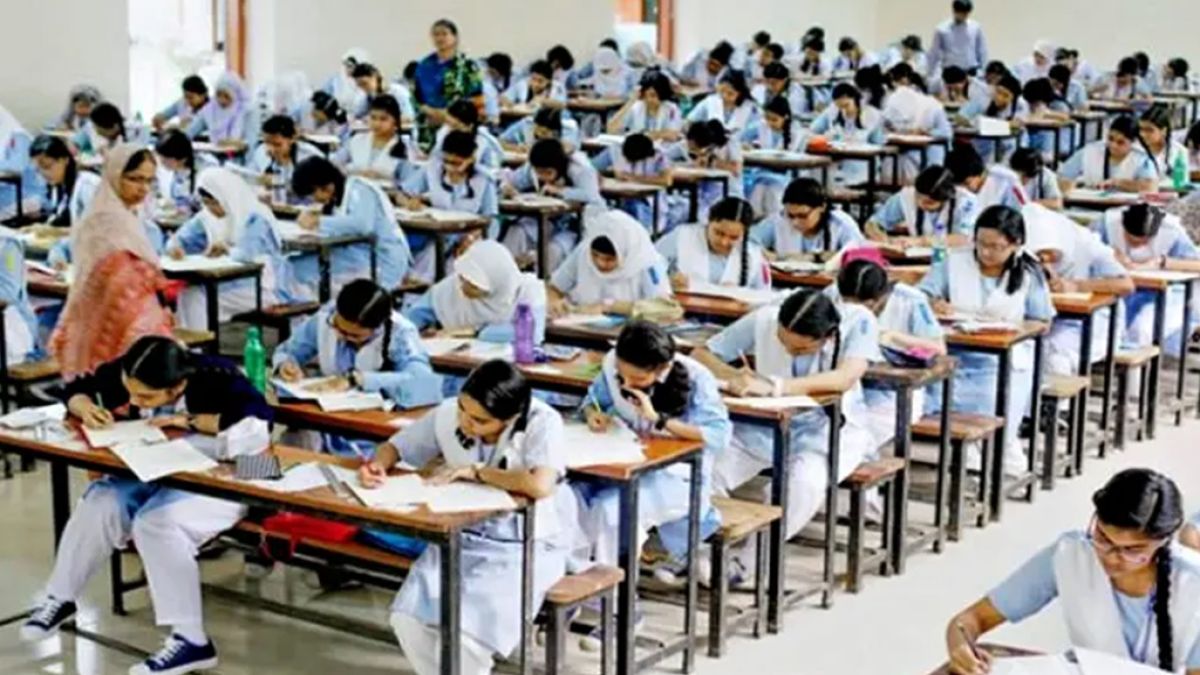 চট্টগ্রাম বোর্ডের এইচএসসি পরীক্ষা অনির্দিষ্টকালের জন্য স্থগিত
