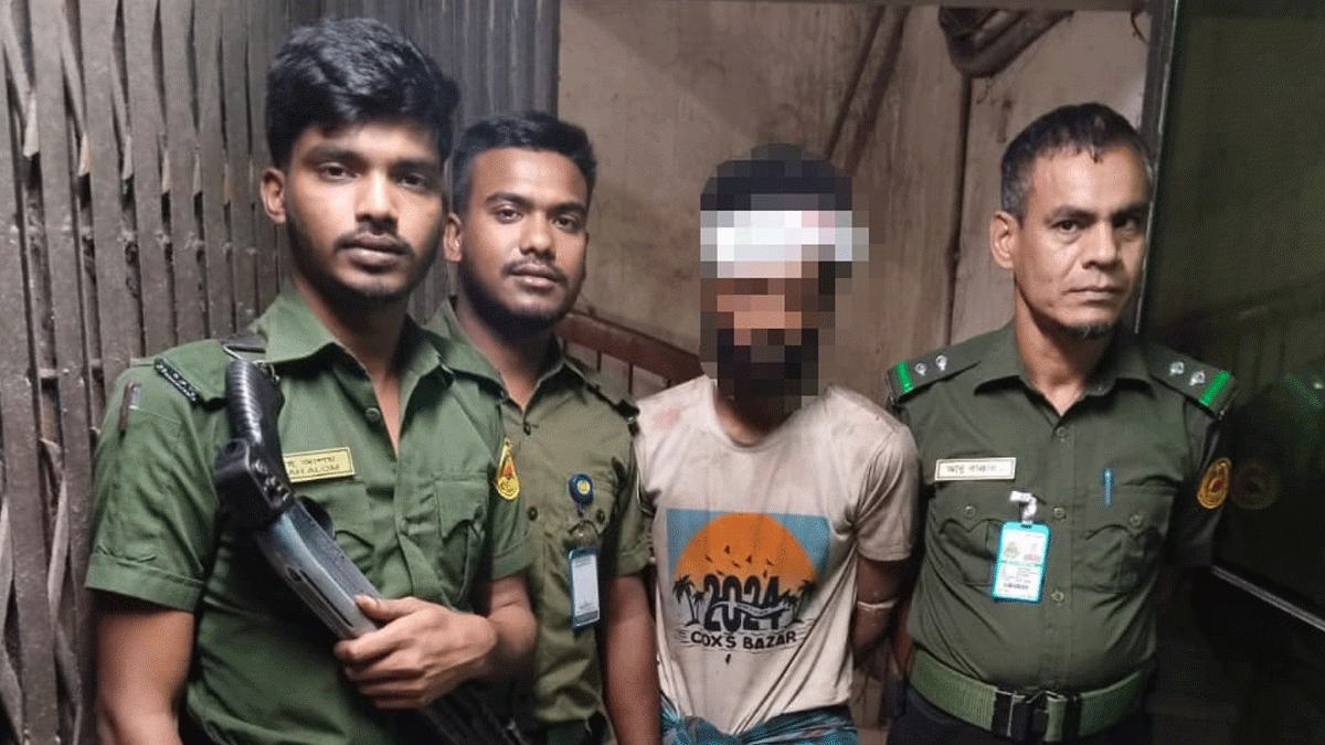 অগ্রণী ব্যাংকে চুরির চেষ্টা ব্যর্থ, আনসারের অভিযানে আটক ১