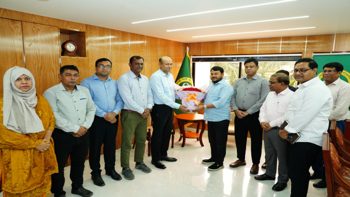 রাসিক প্রশাসকের সঙ্গে রাজশাহী  ওয়াসার এমডির সৌজন্য সাক্ষাৎ