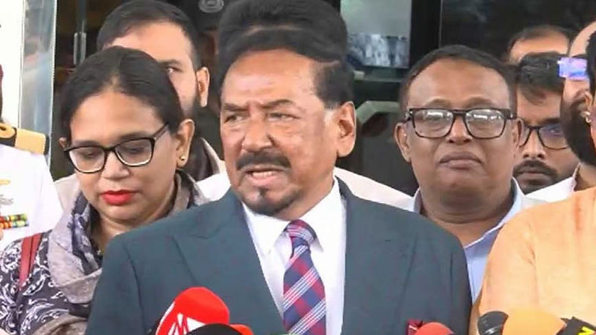 দেশে ফিরে স্পিকার বললেন, রাষ্ট্রপতির পদত্যাগ নিয়ে জানেন না কিছু