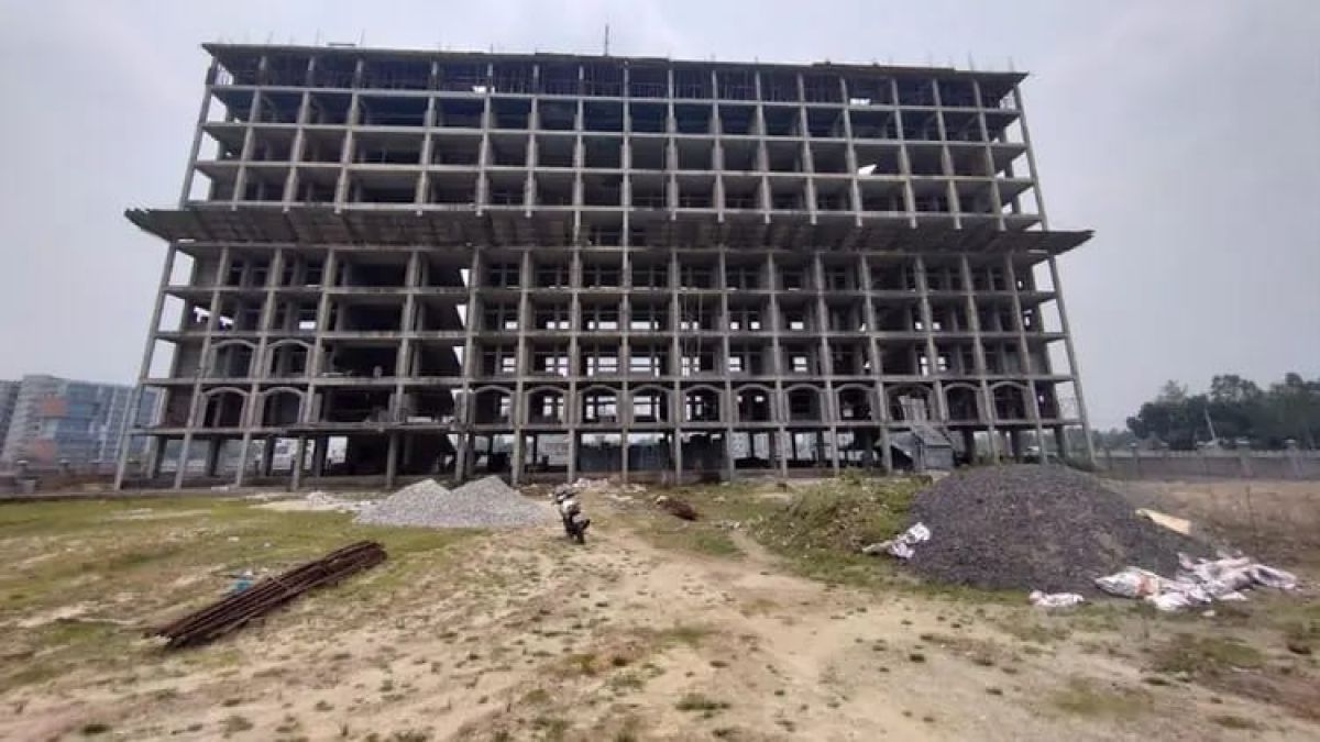 দুই সরকারি বিদ্যালয়ের নির্মাণকাজ   চার বছরেও শেষ হয়নি