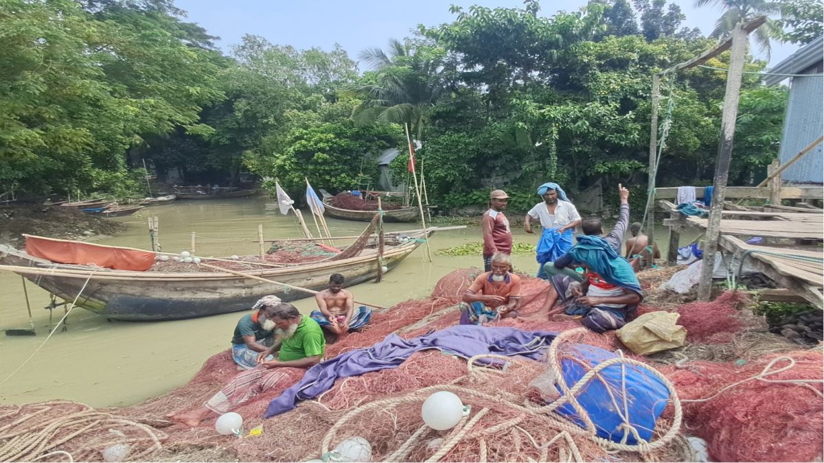 পদ্মা-মেঘনায় ২২ দিনের জন্য   মাছ ধরায় নিষেধাজ্ঞা