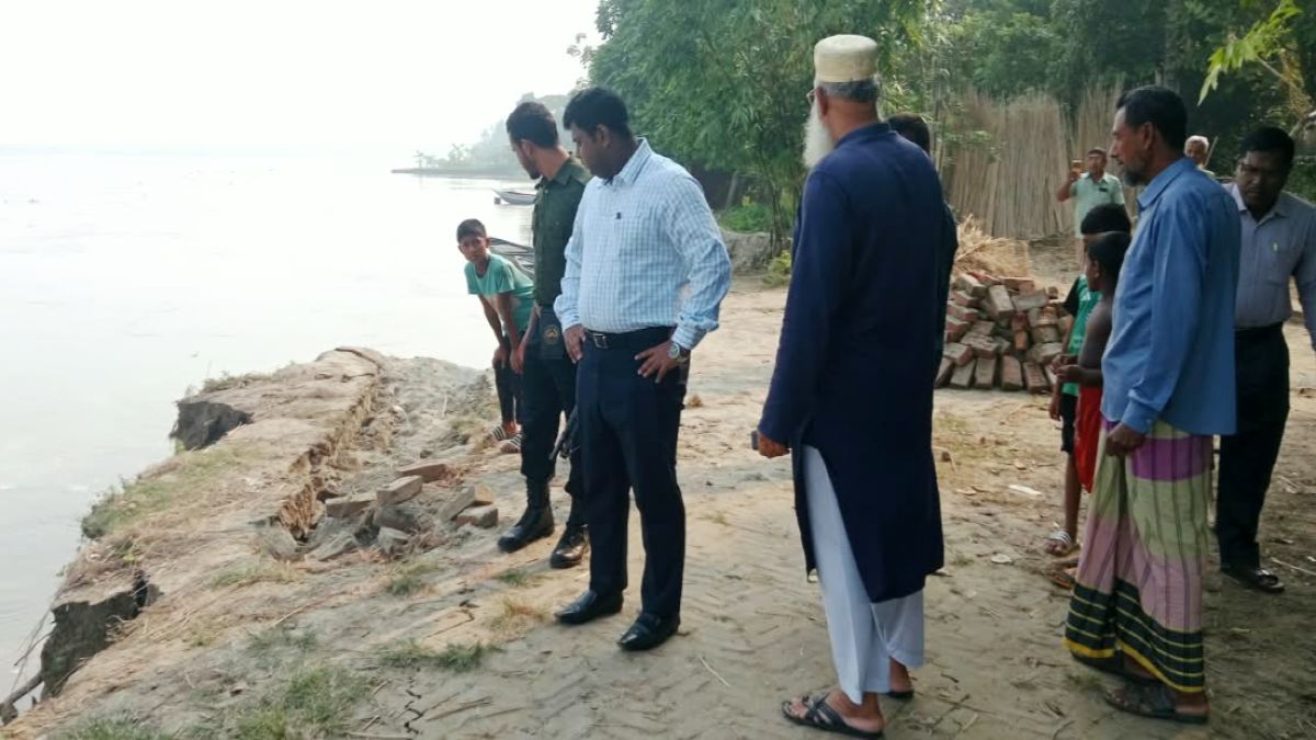 মধুমতি নদীতে তীব্র ভাঙন   পরিদর্শনে ইউএনও